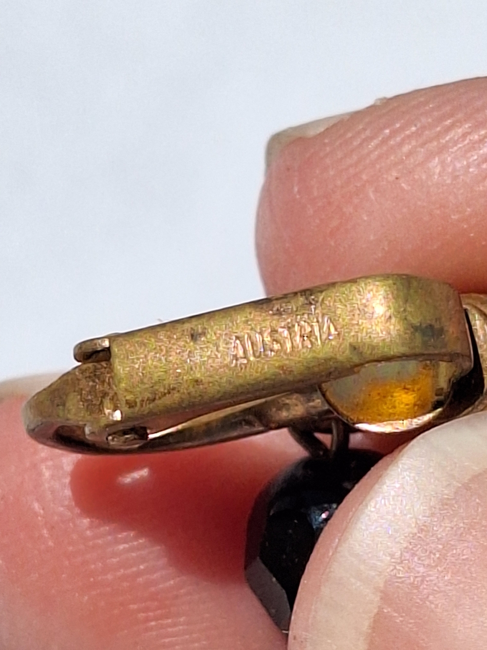 Mid Century Black Faceted Bead Drop Clip On Earrings Gold Filigree Flower Caps - Picture 3 of 8